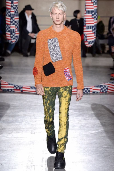Look 32